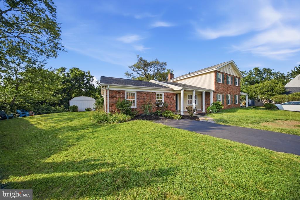 413 HARDING COURT