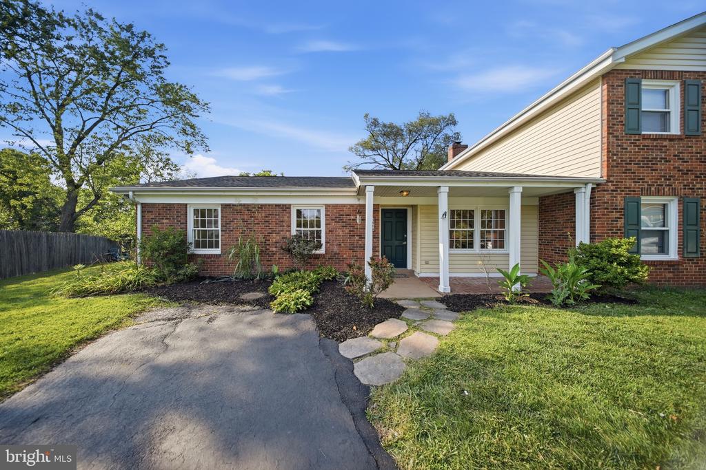 413 HARDING COURT