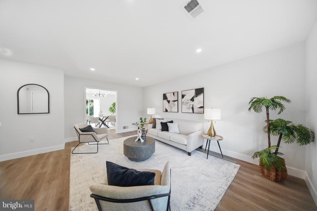 413 HARDING COURT