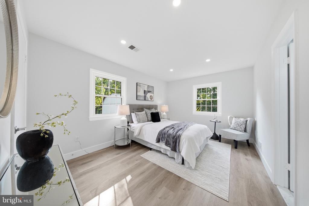 413 HARDING COURT
