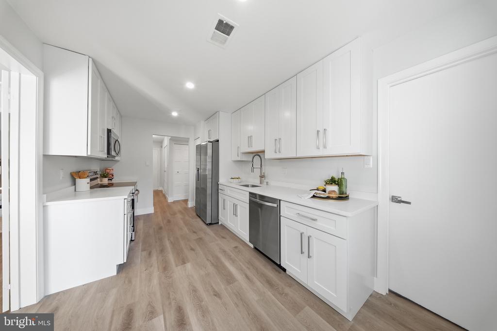413 HARDING COURT
