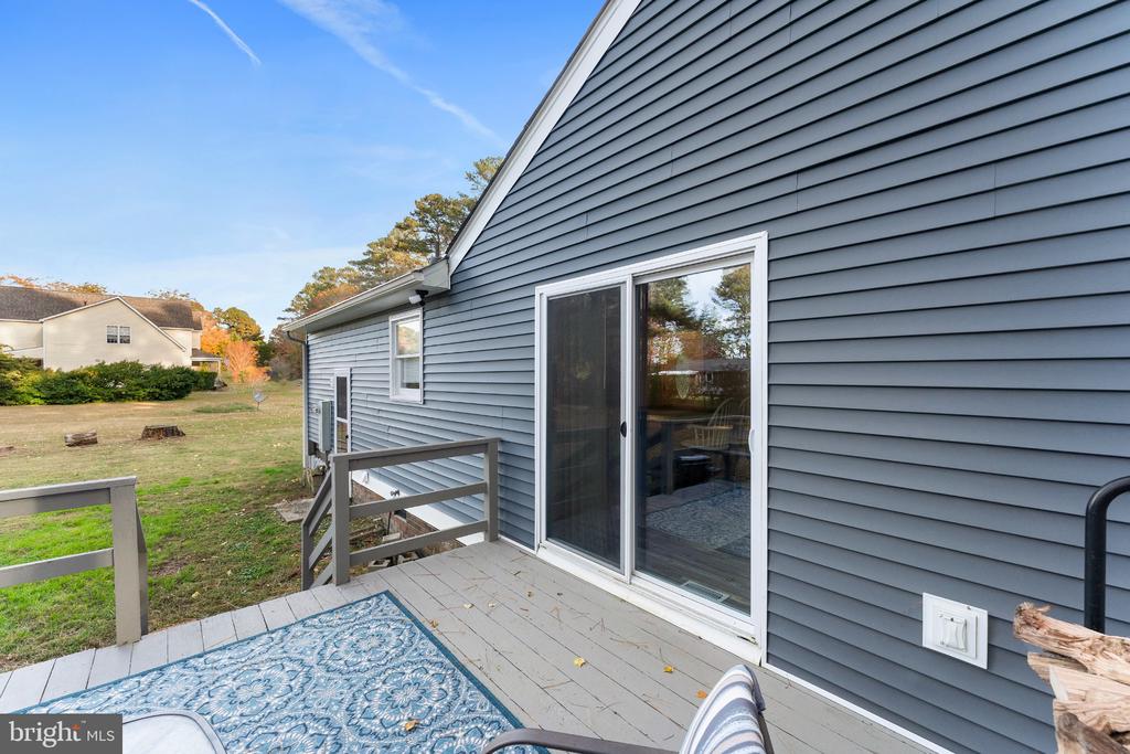 387 N SHORE CIRCLE