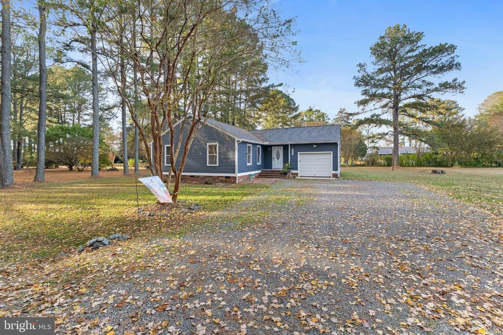 387 N SHORE CIRCLE