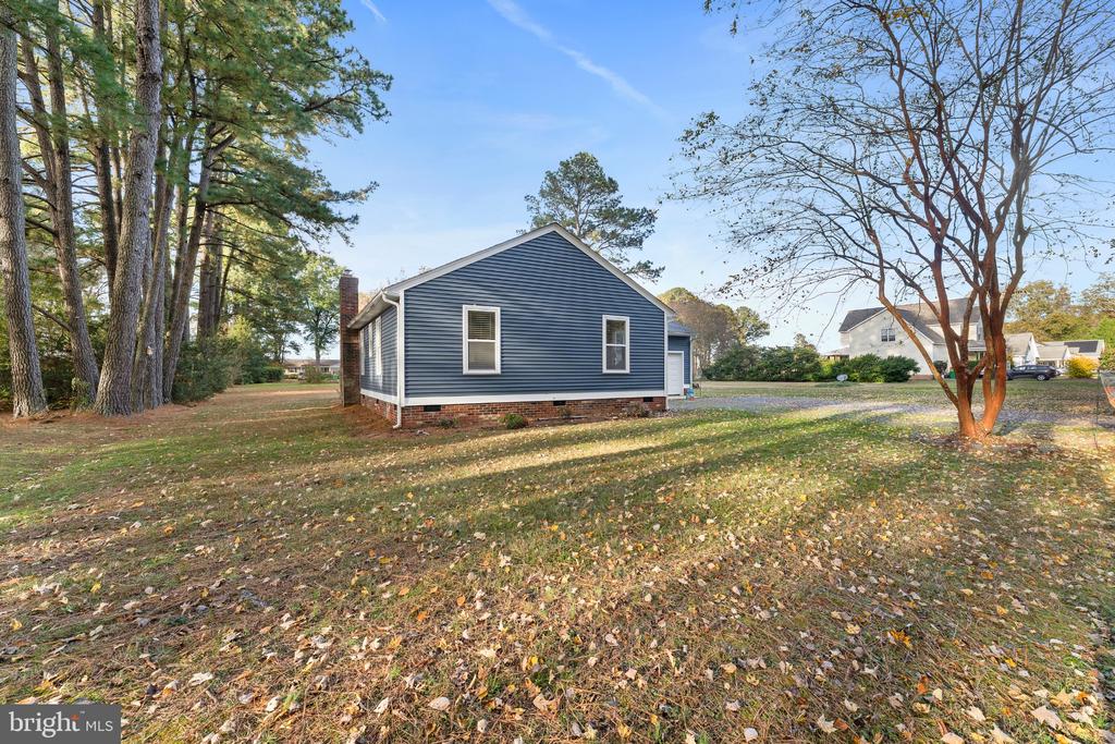 387 N SHORE CIRCLE