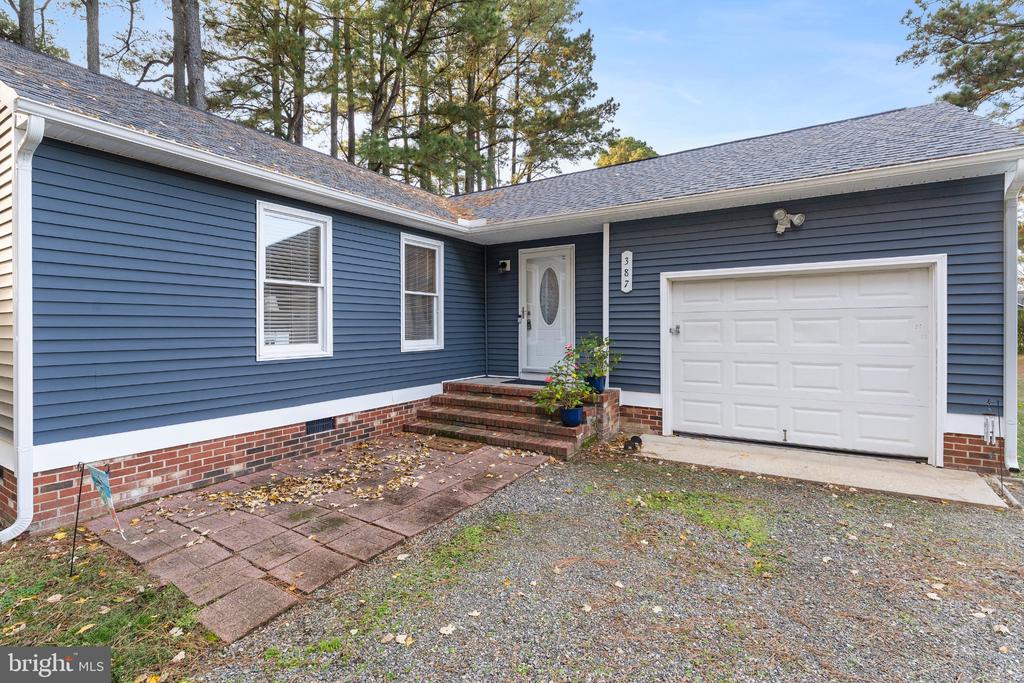 387 N SHORE CIRCLE