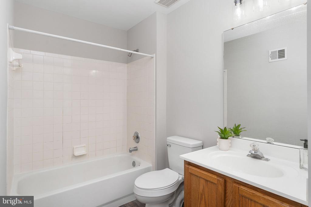 9342 FRINGE TREE LANE