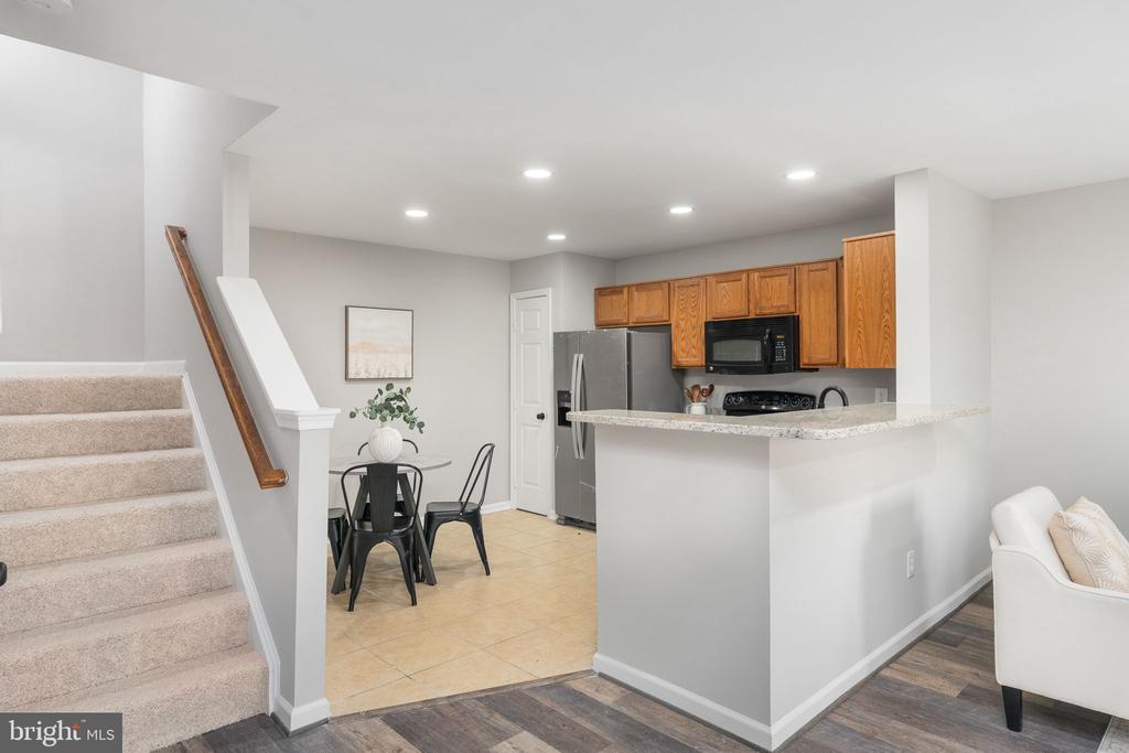 9342 FRINGE TREE LANE