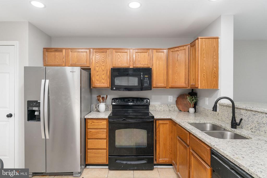 9342 FRINGE TREE LANE