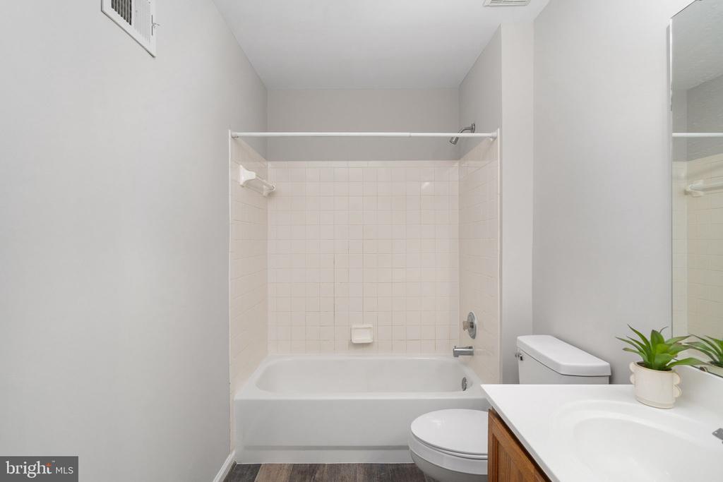 9342 FRINGE TREE LANE