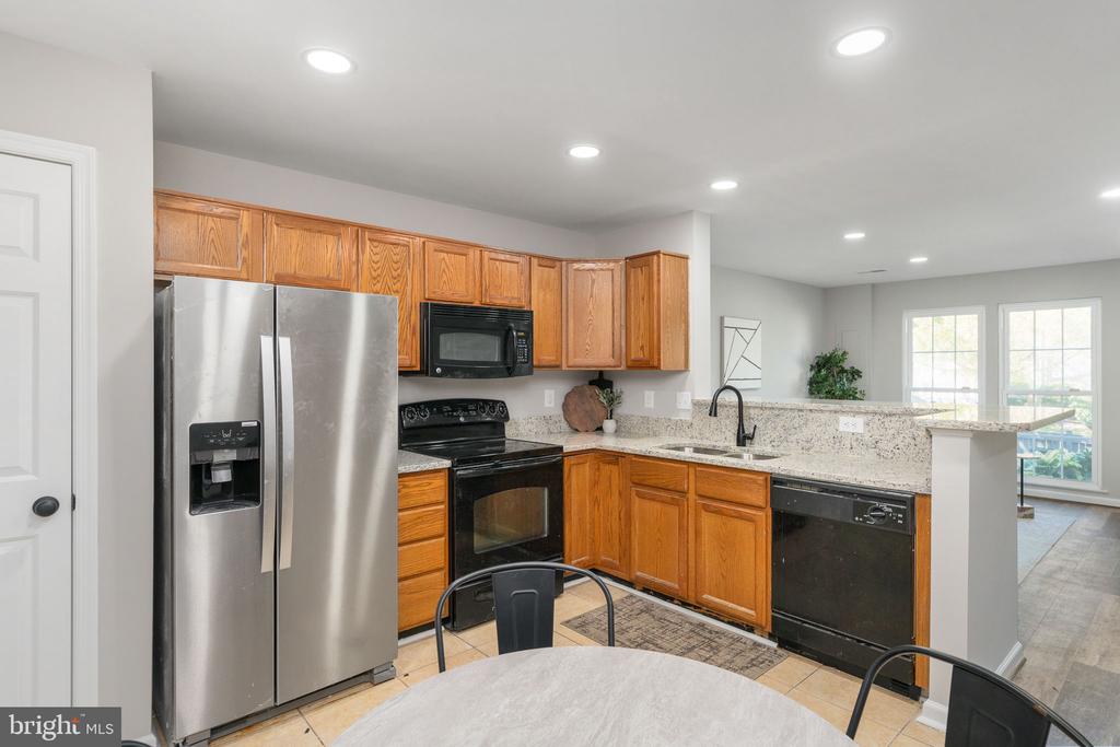9342 FRINGE TREE LANE