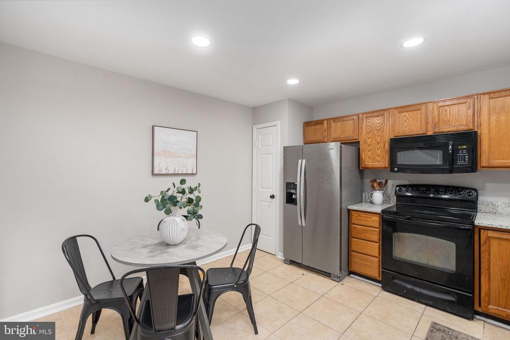 9342 FRINGE TREE LANE