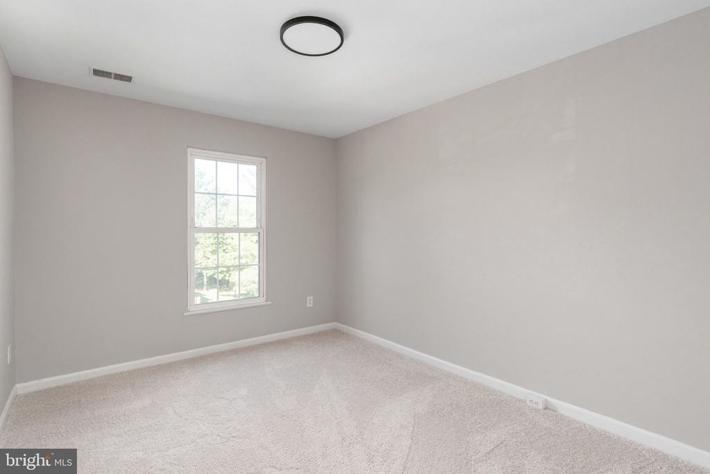 9342 FRINGE TREE LANE