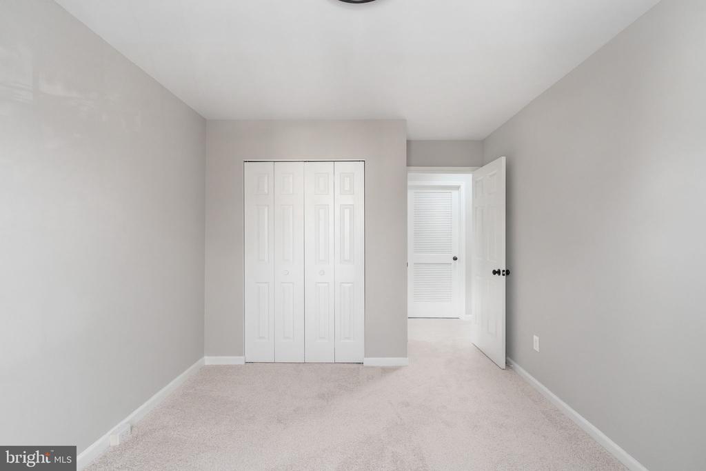 9342 FRINGE TREE LANE