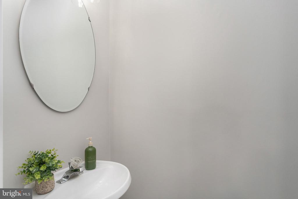 9342 FRINGE TREE LANE