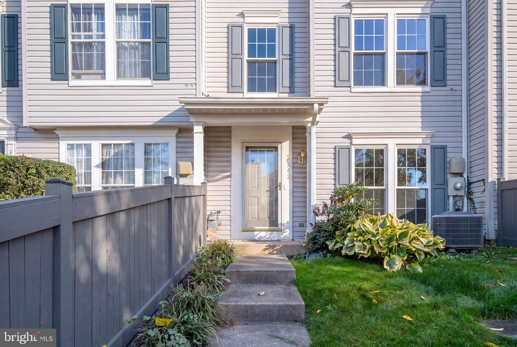 9342 FRINGE TREE LANE