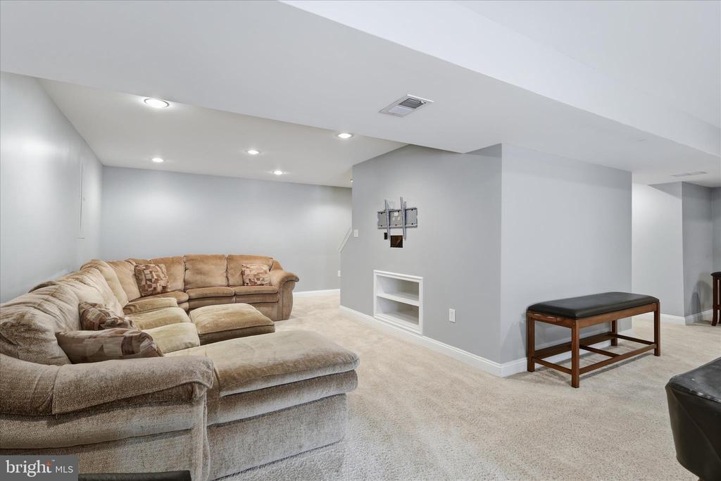 9212 ZACHARY COURT
