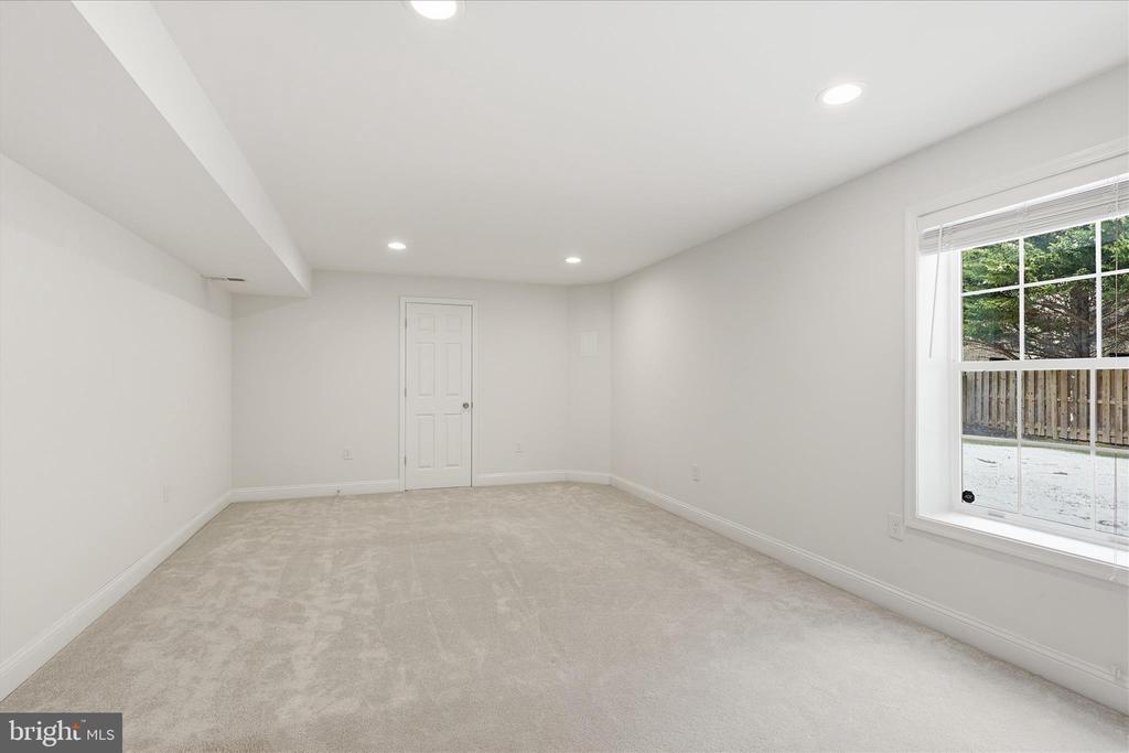 9212 ZACHARY COURT