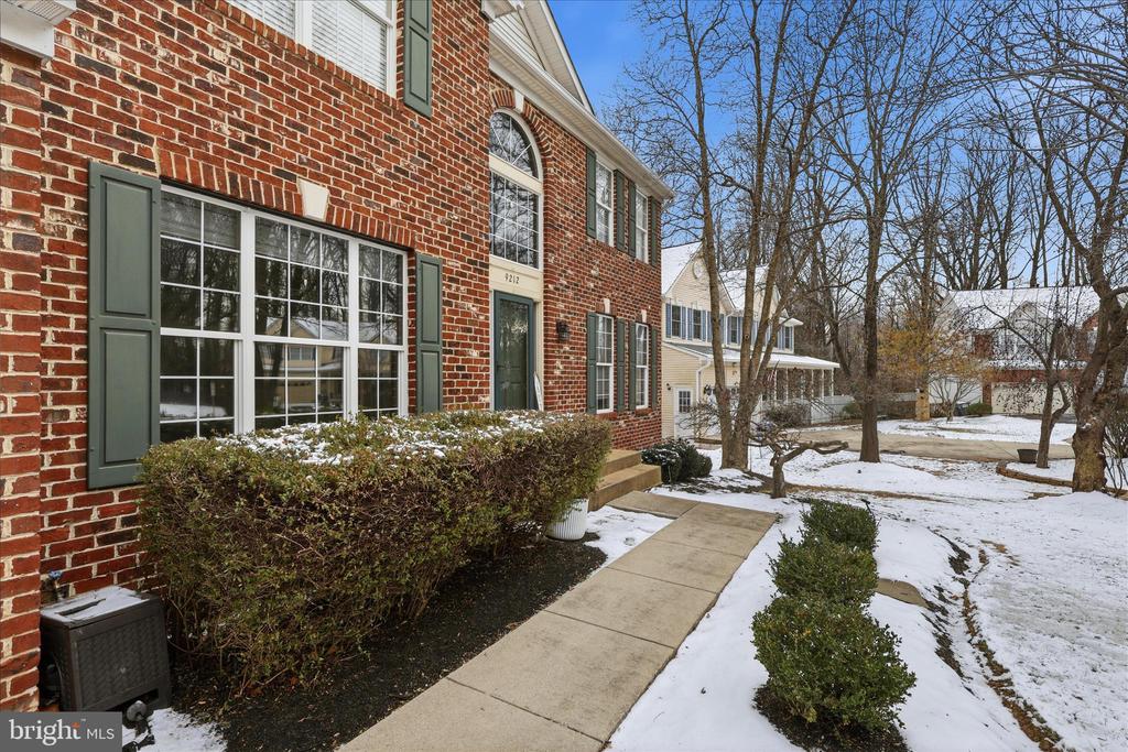 9212 ZACHARY COURT