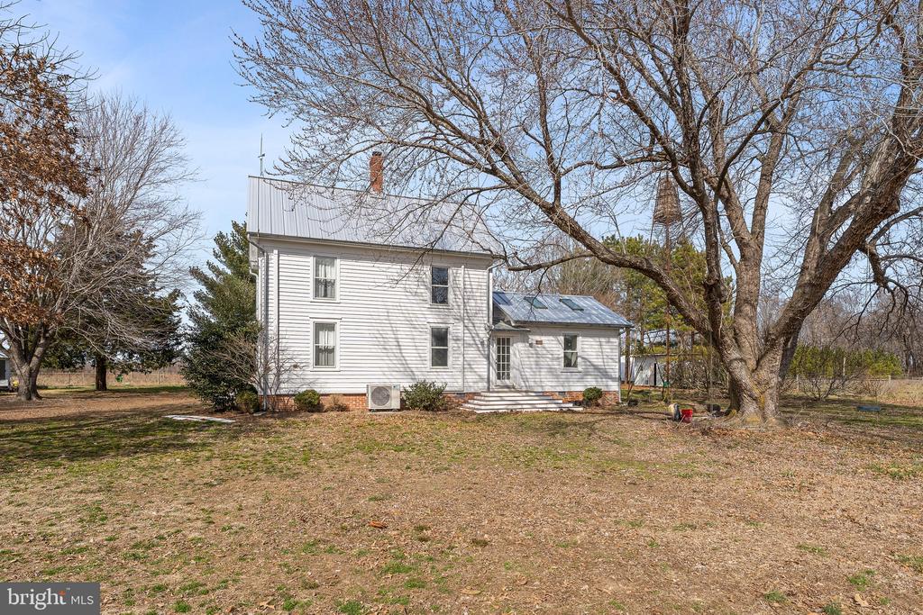 1092 HULL NECK ROAD