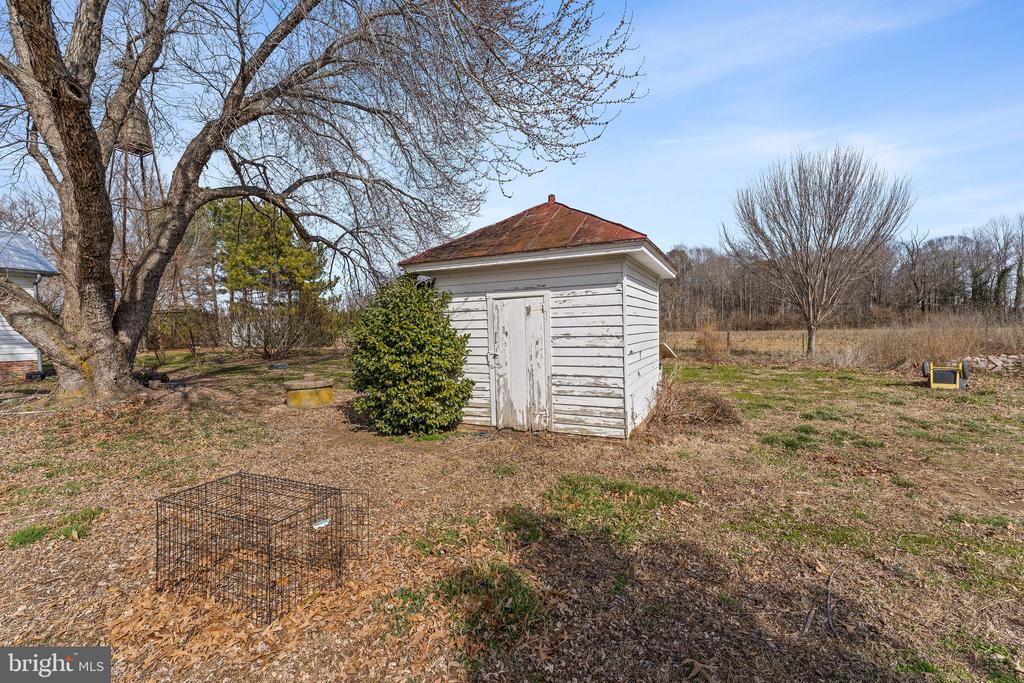 1092 HULL NECK ROAD