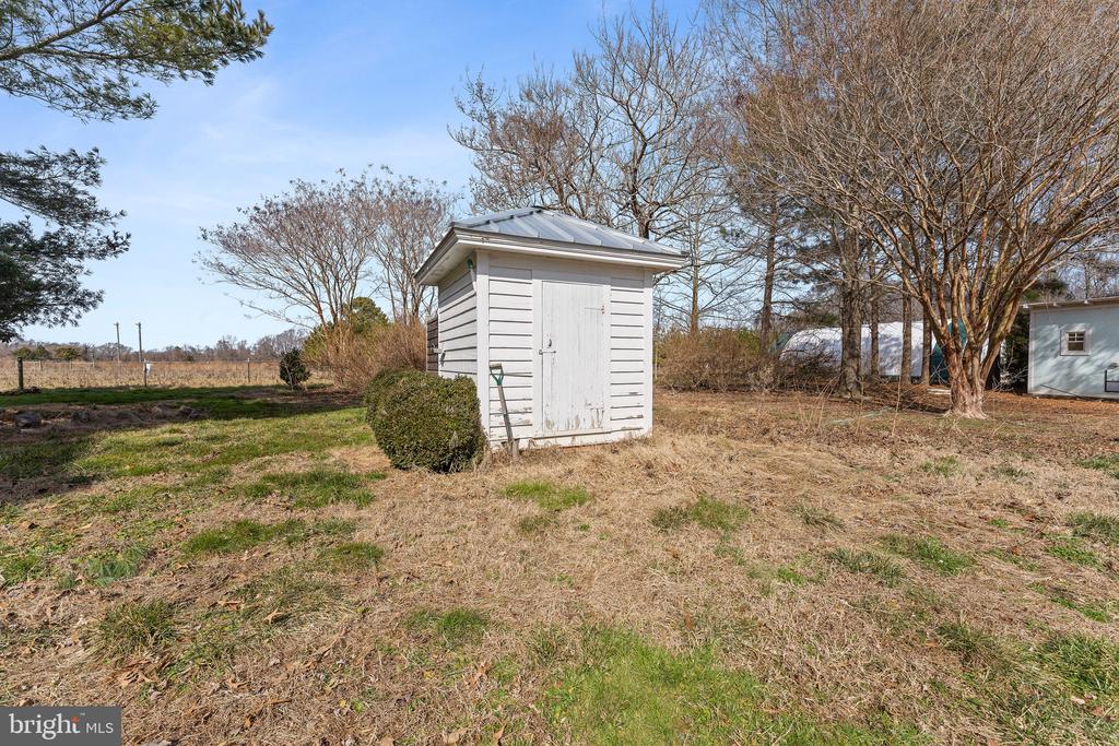 1092 HULL NECK ROAD