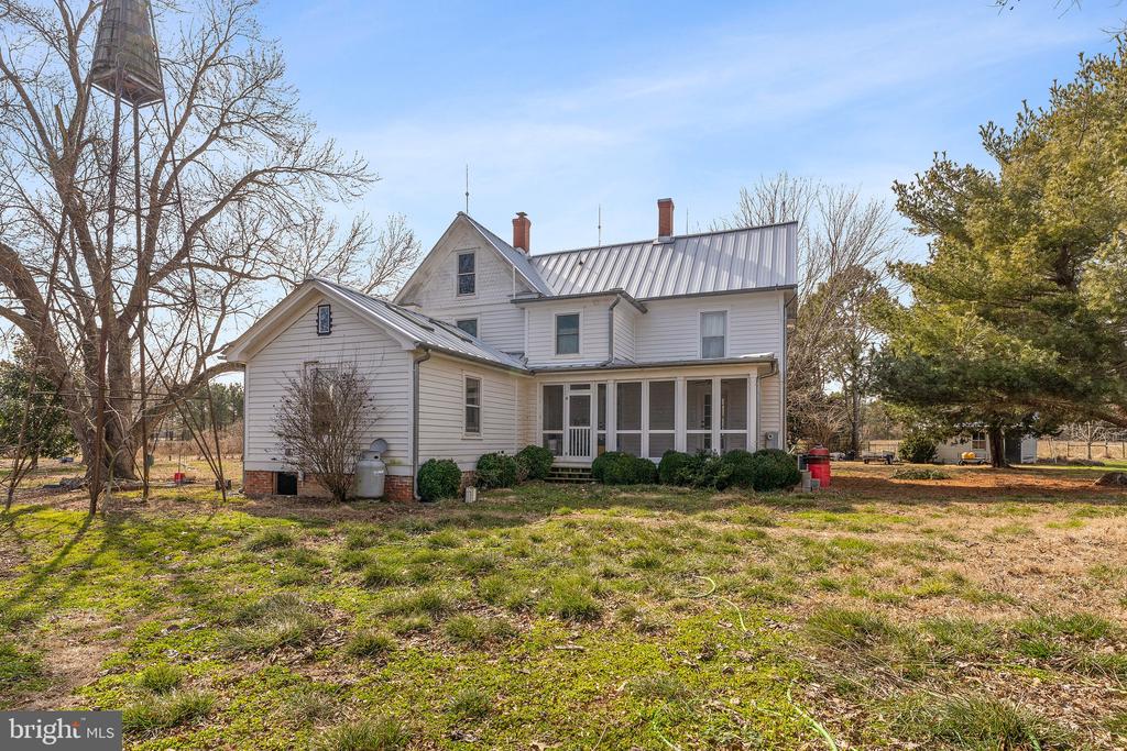 1092 HULL NECK ROAD