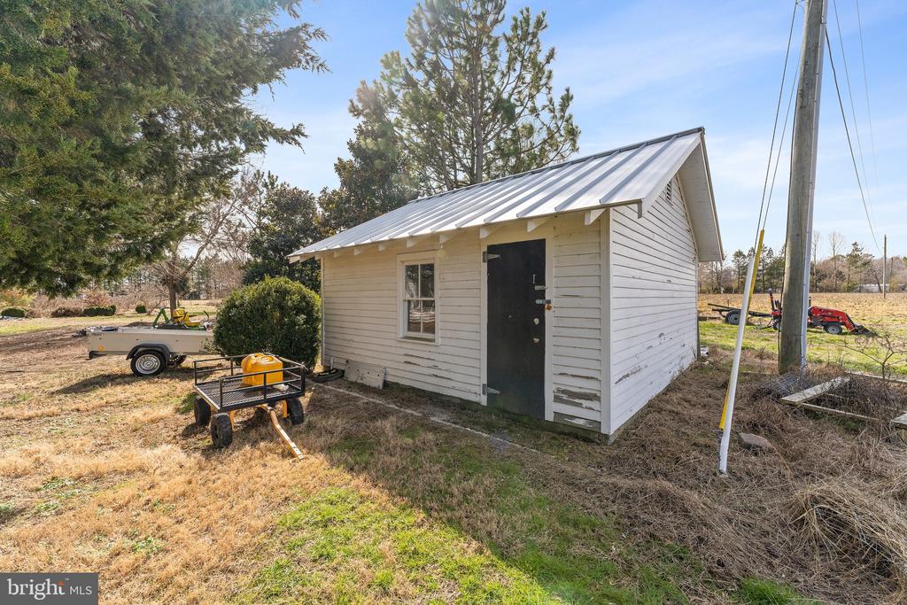 1092 HULL NECK ROAD