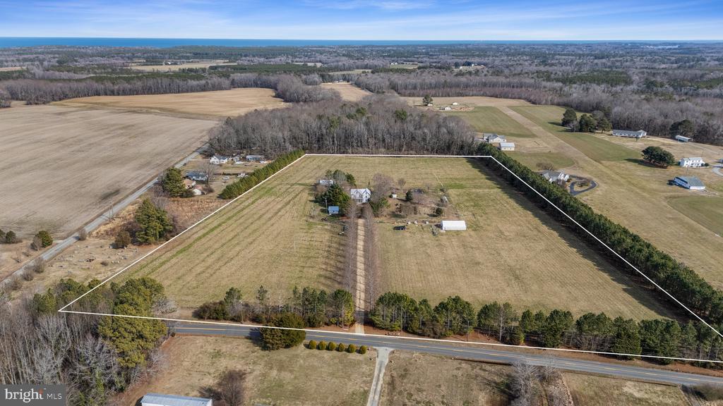 1092 HULL NECK ROAD