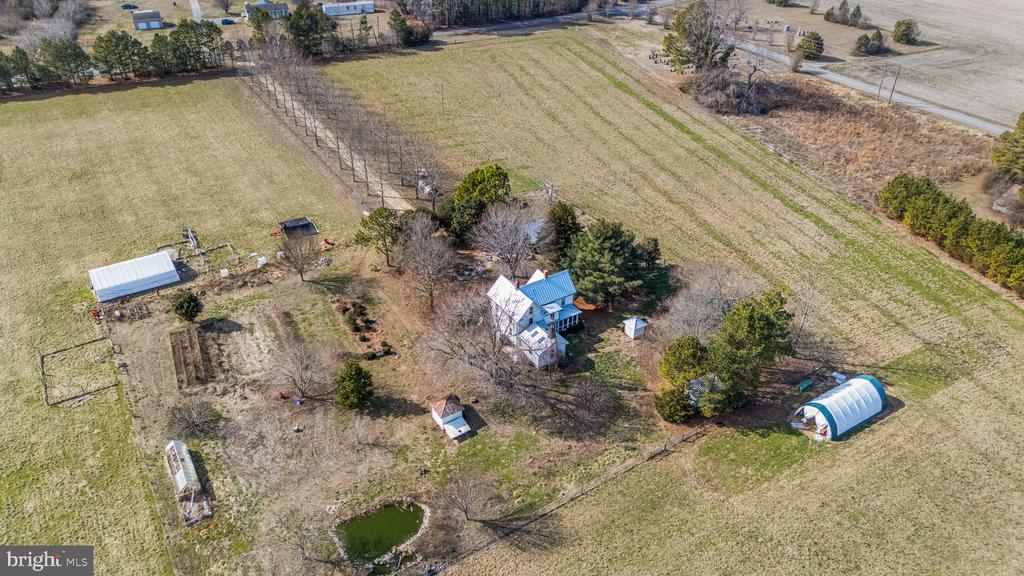 1092 HULL NECK ROAD
