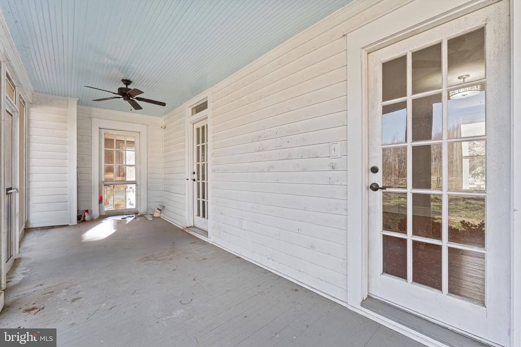 1092 HULL NECK ROAD