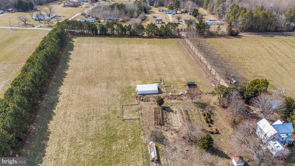 1092 HULL NECK ROAD