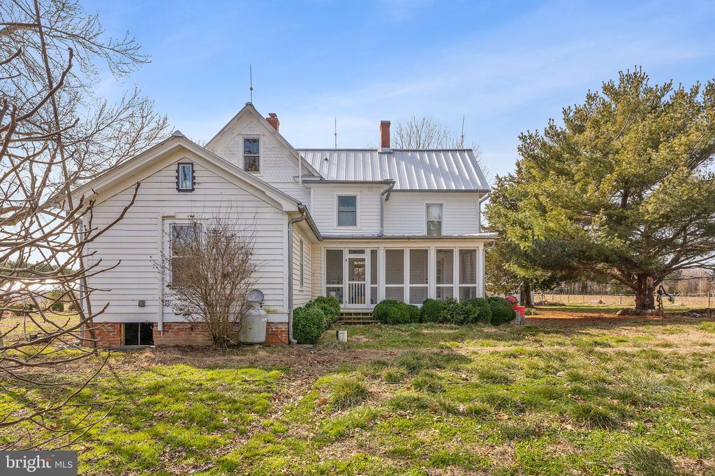 1092 HULL NECK ROAD