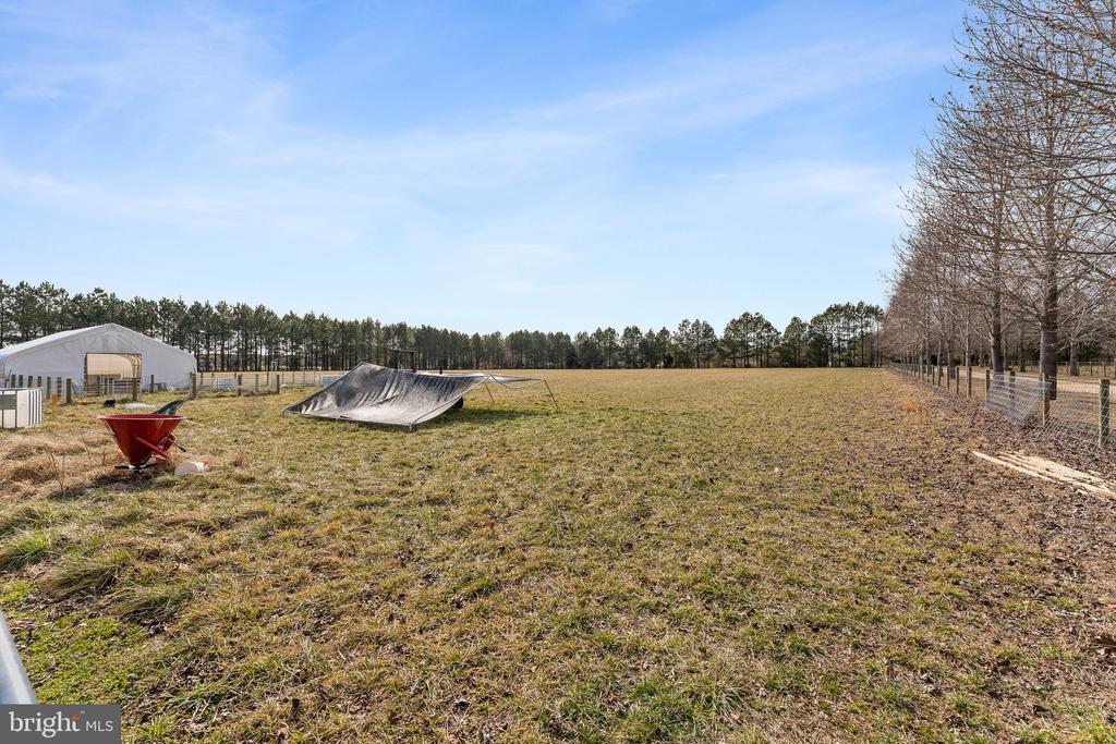 1092 HULL NECK ROAD