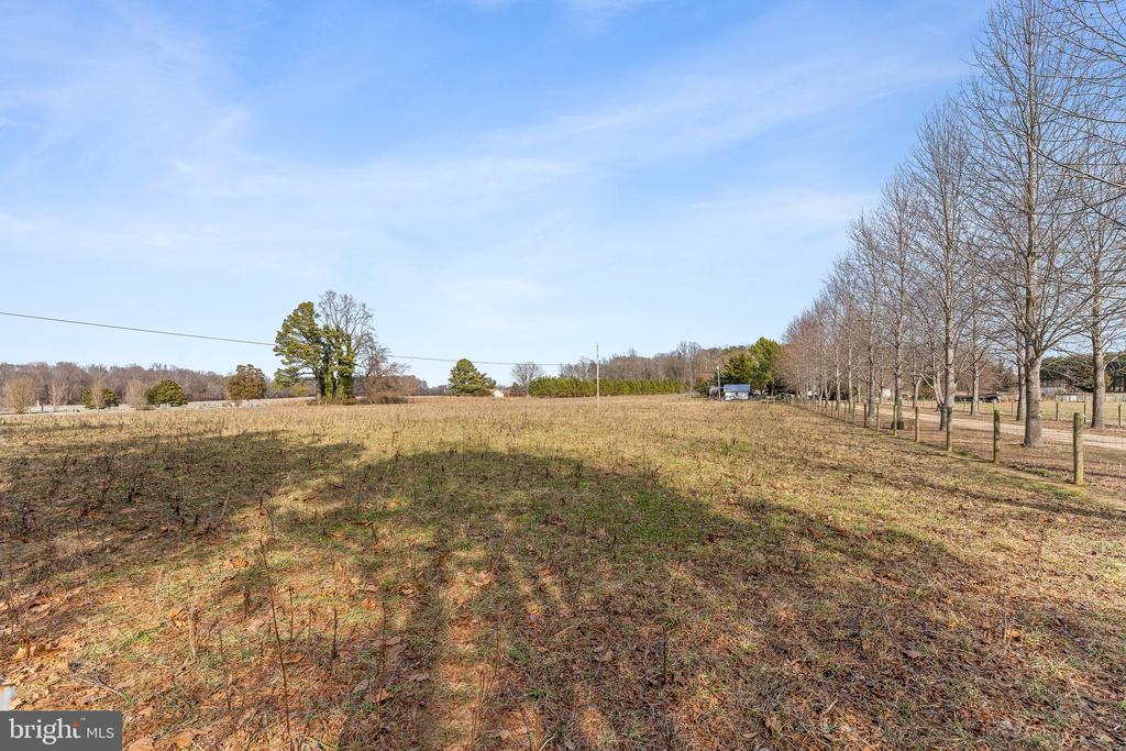 1092 HULL NECK ROAD