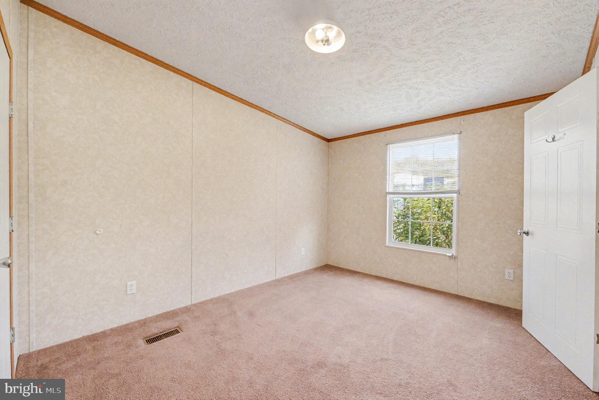 11370 WOODLAND DRIVE