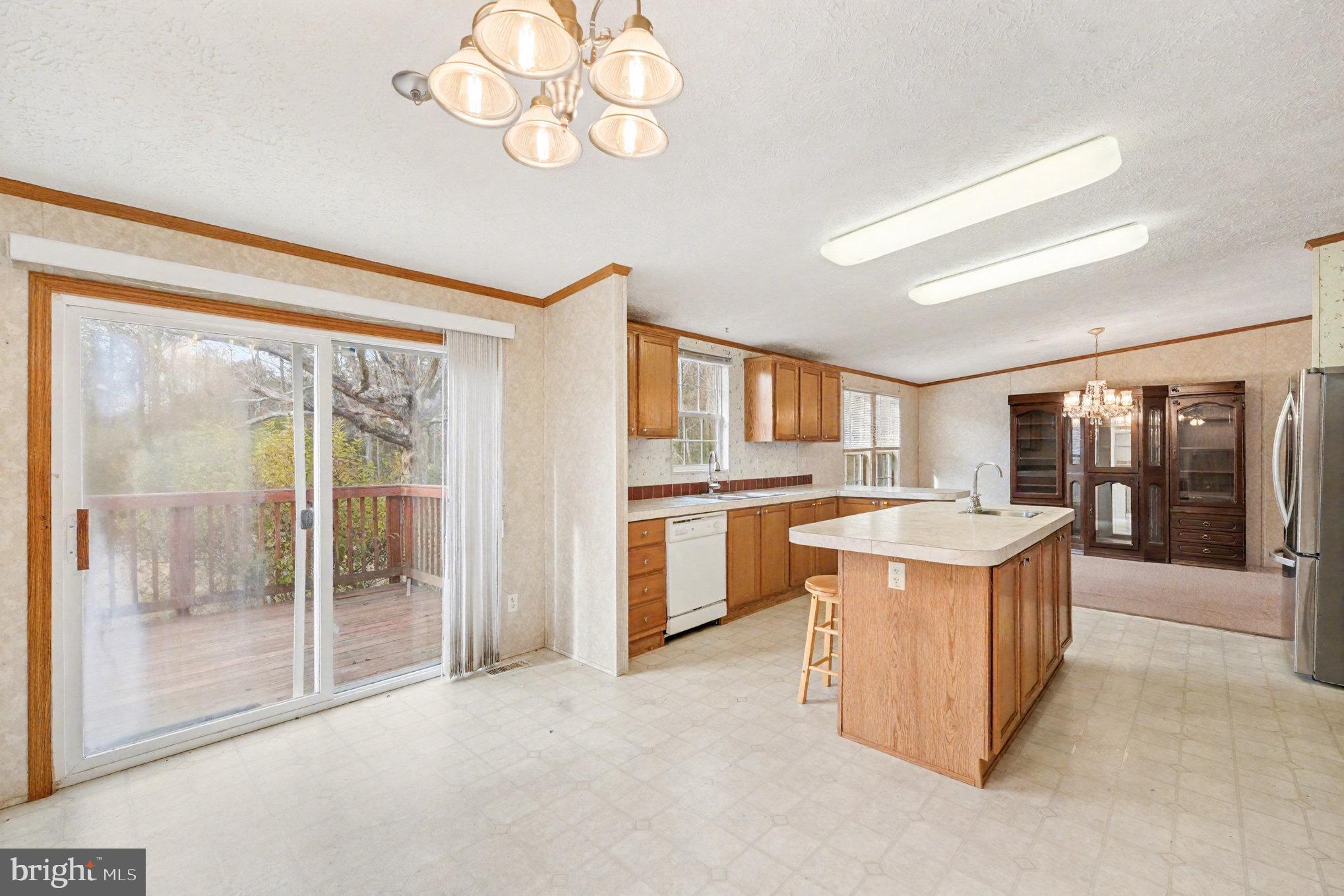 11370 WOODLAND DRIVE