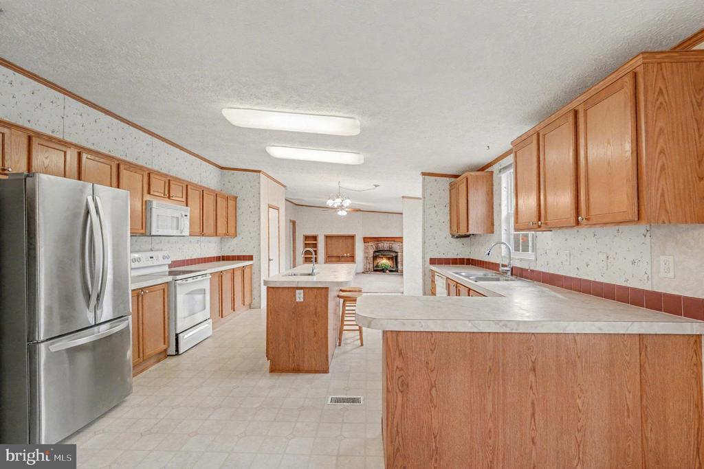 11370 WOODLAND DRIVE