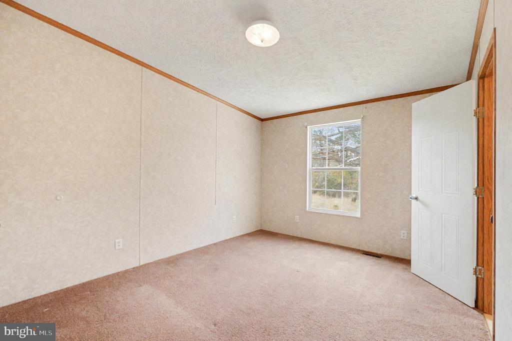 11370 WOODLAND DRIVE