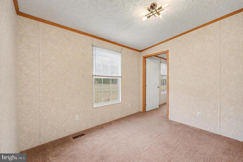 11370 WOODLAND DRIVE