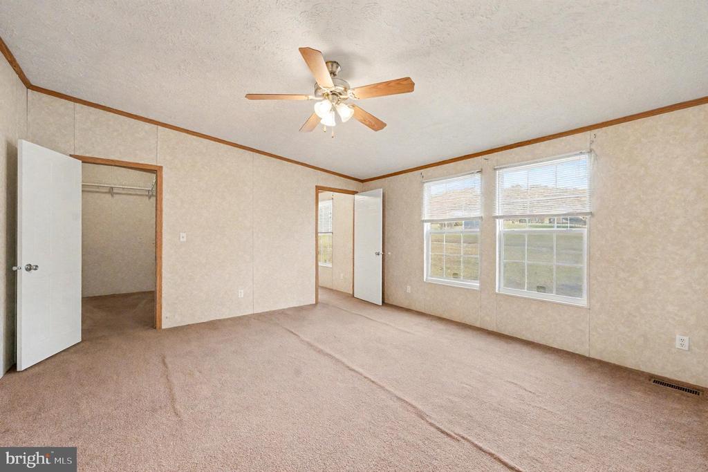 11370 WOODLAND DRIVE