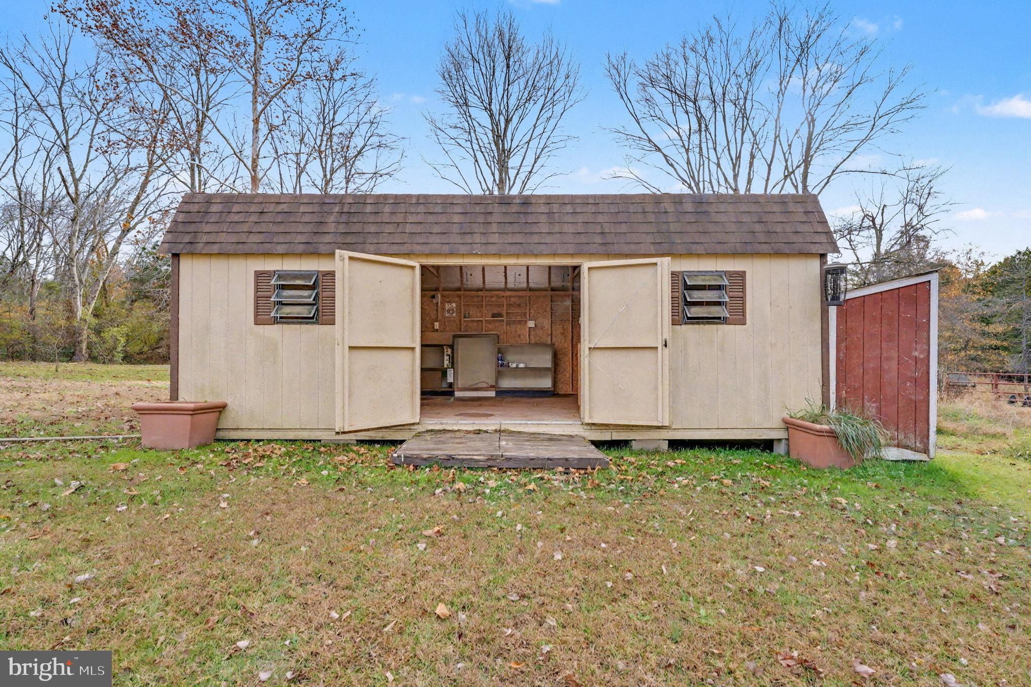 11370 WOODLAND DRIVE