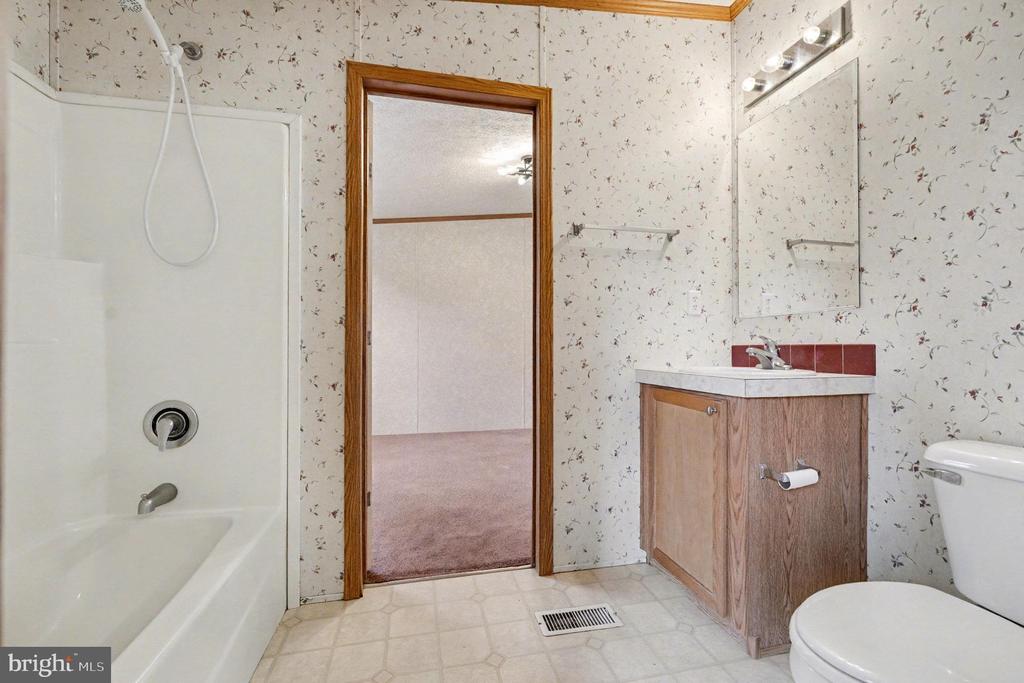 11370 WOODLAND DRIVE