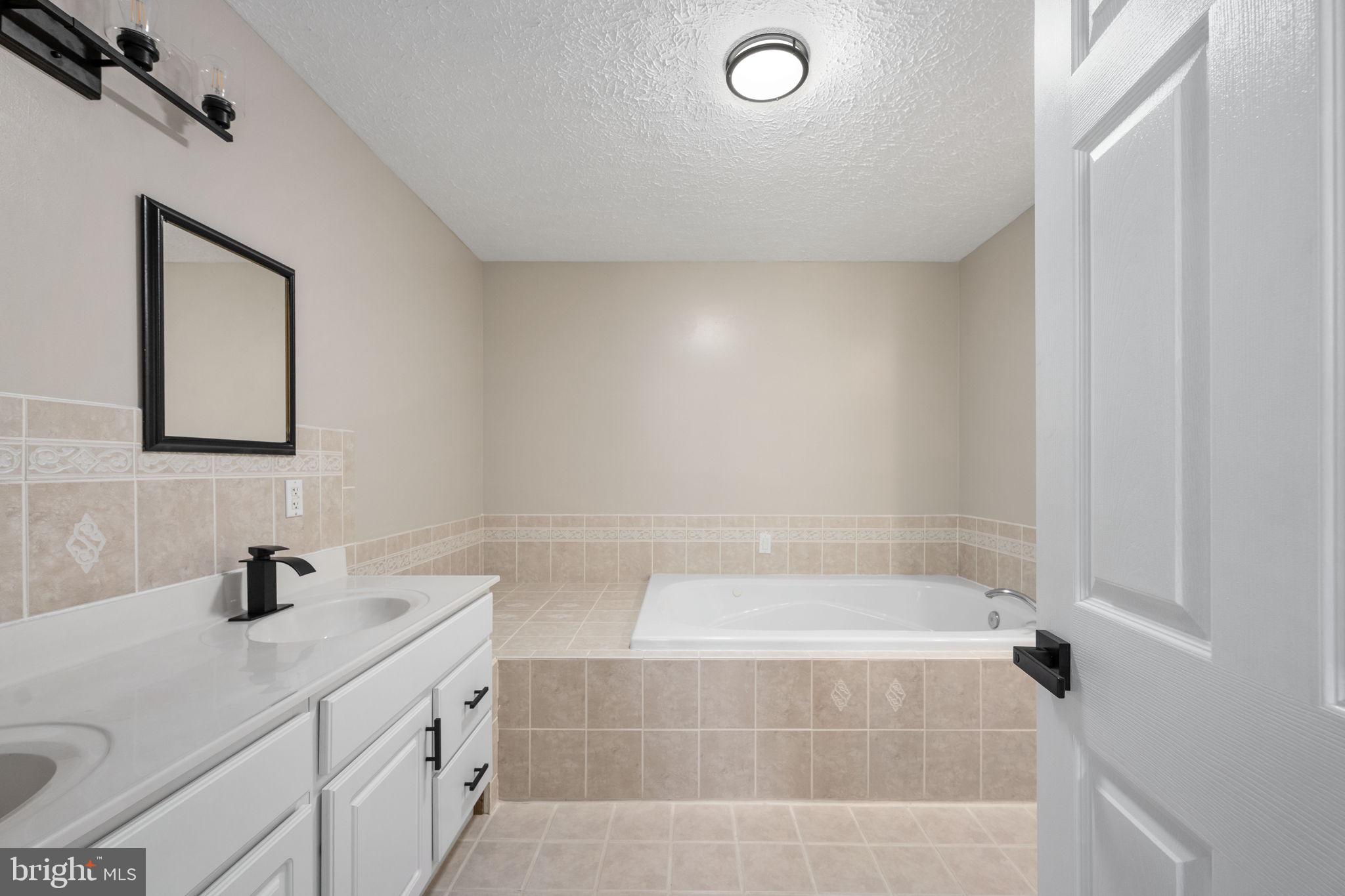 24394 EDDIES WALK WAY