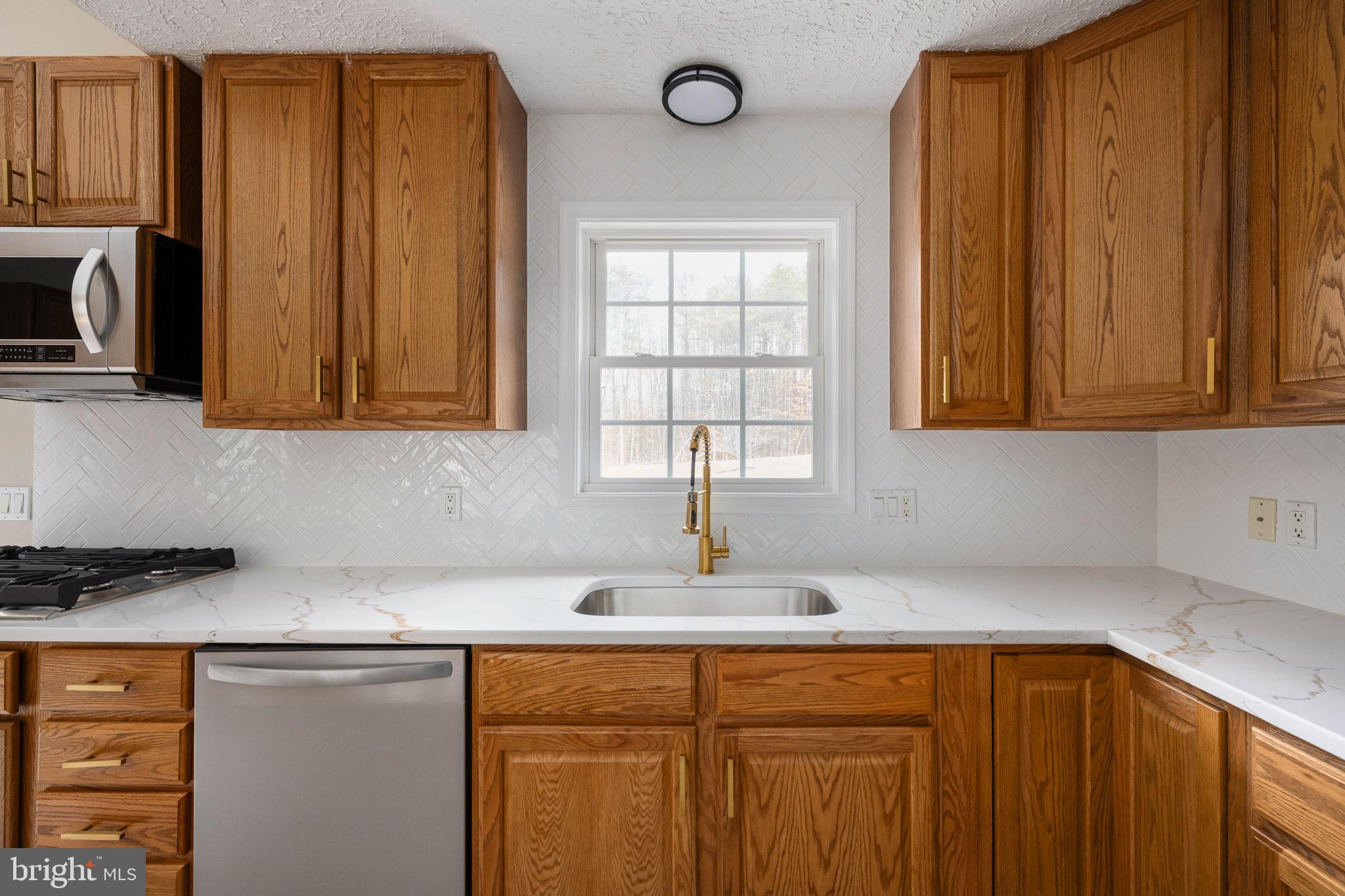 24394 EDDIES WALK WAY