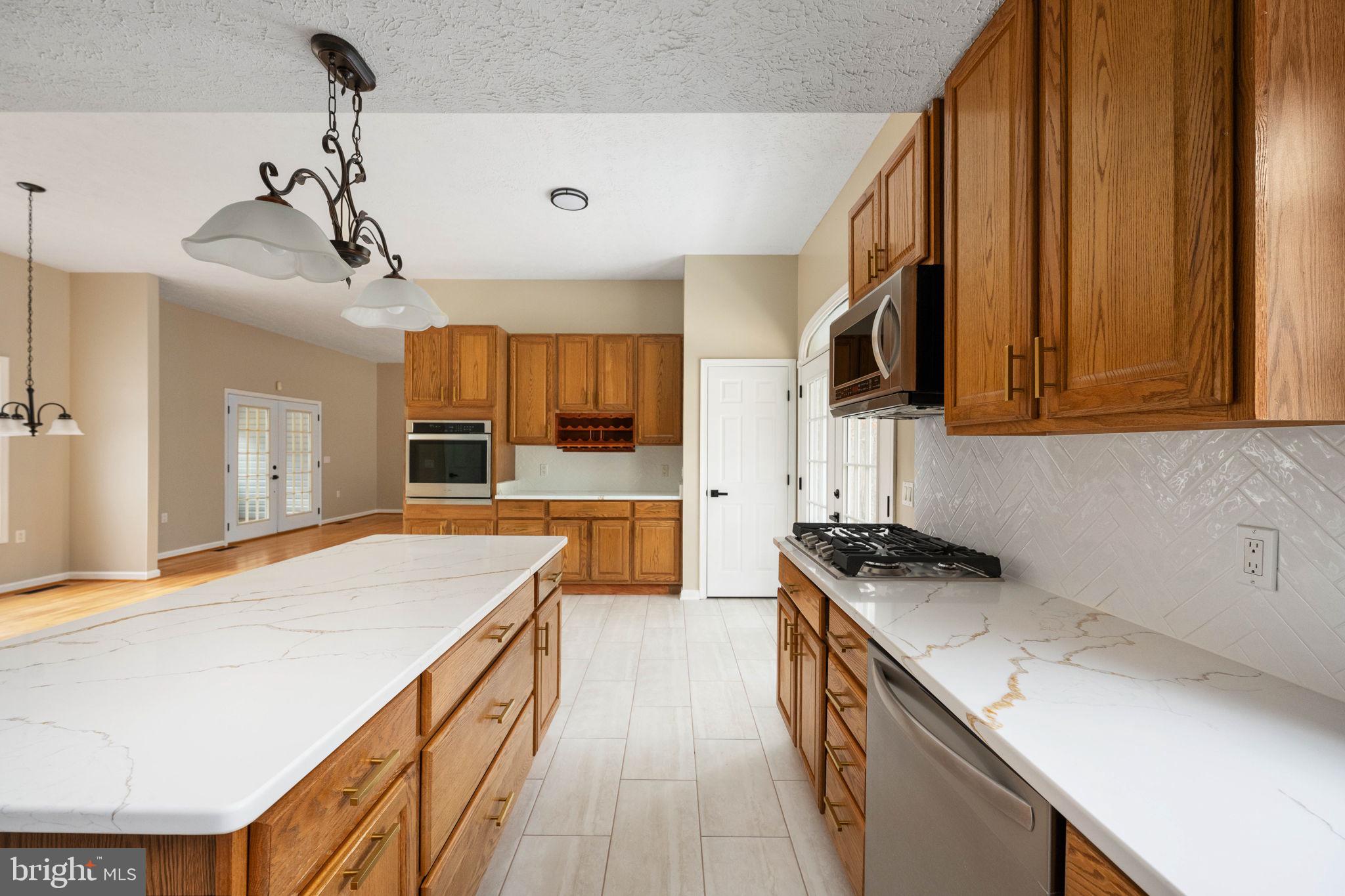 24394 EDDIES WALK WAY