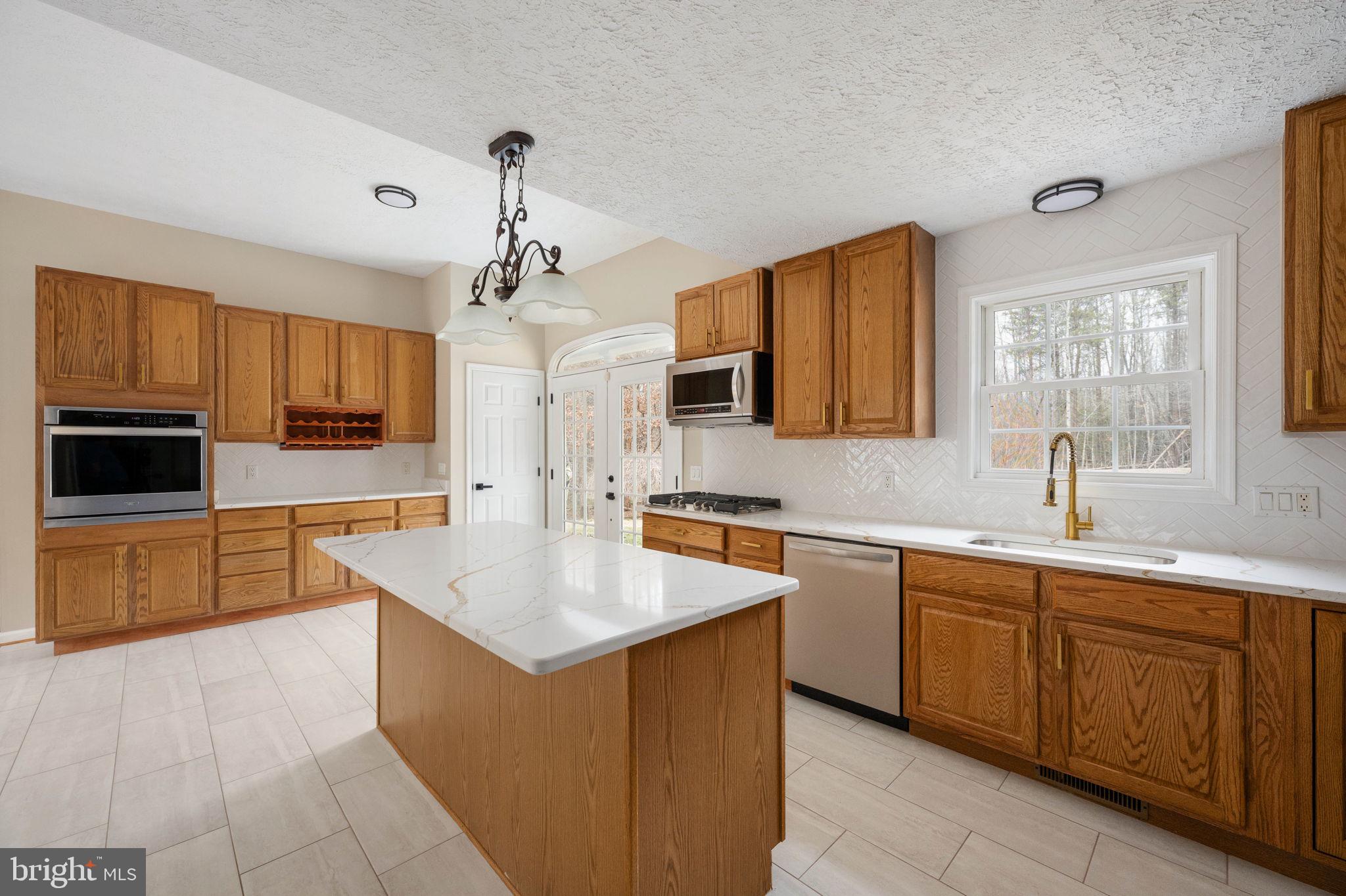 24394 EDDIES WALK WAY