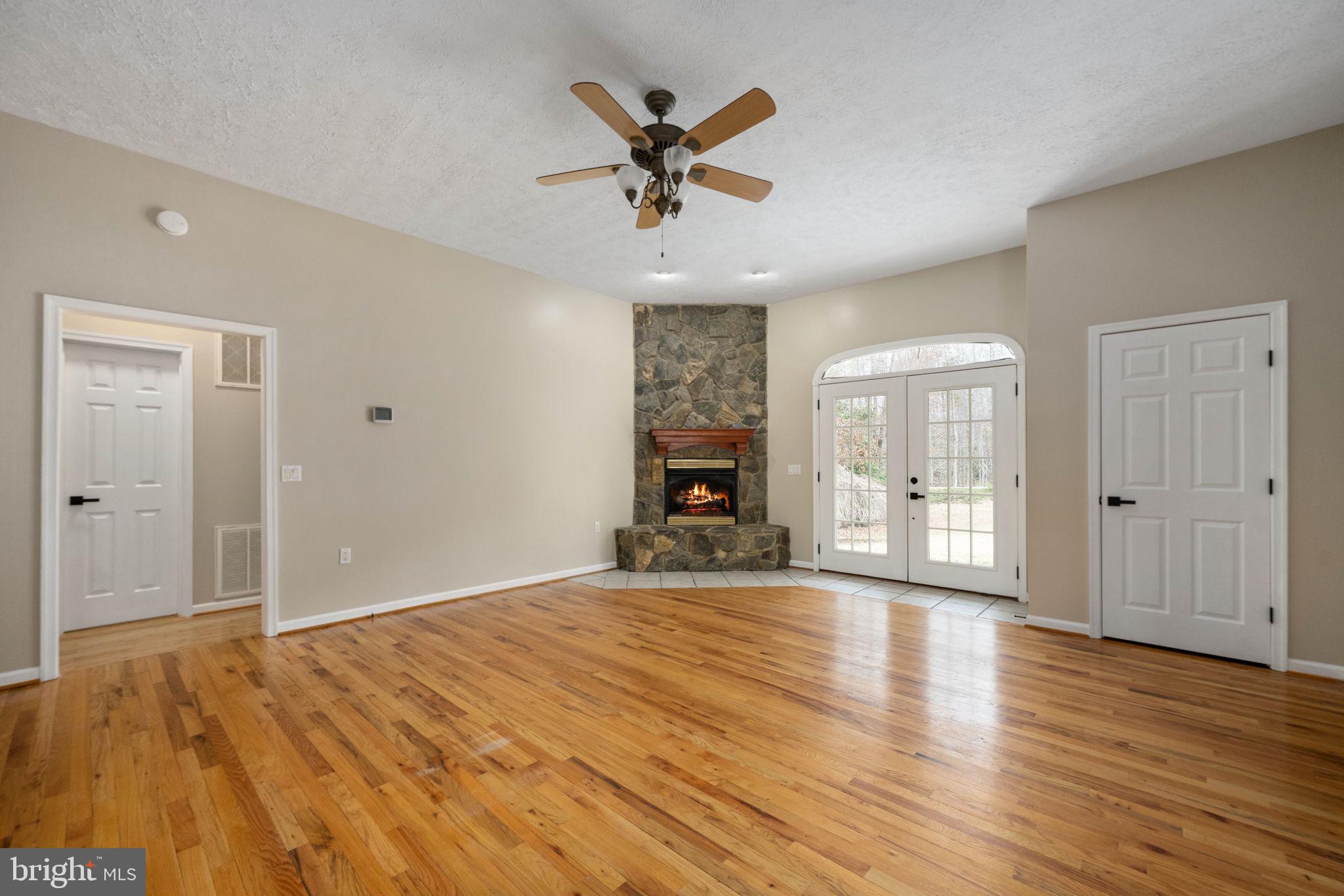 24394 EDDIES WALK WAY