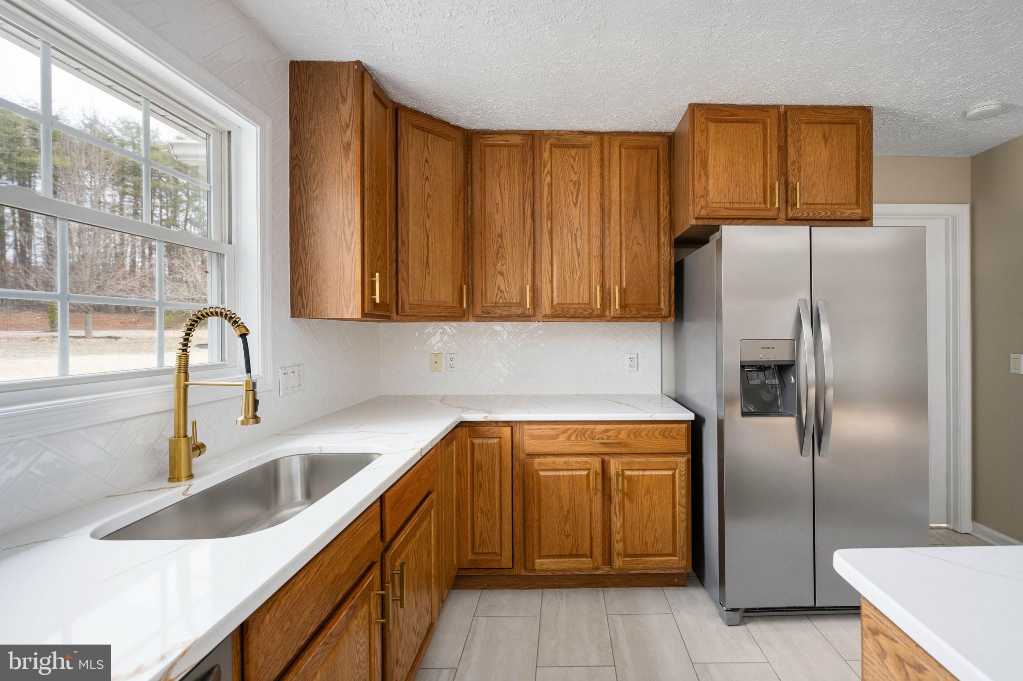 24394 EDDIES WALK WAY