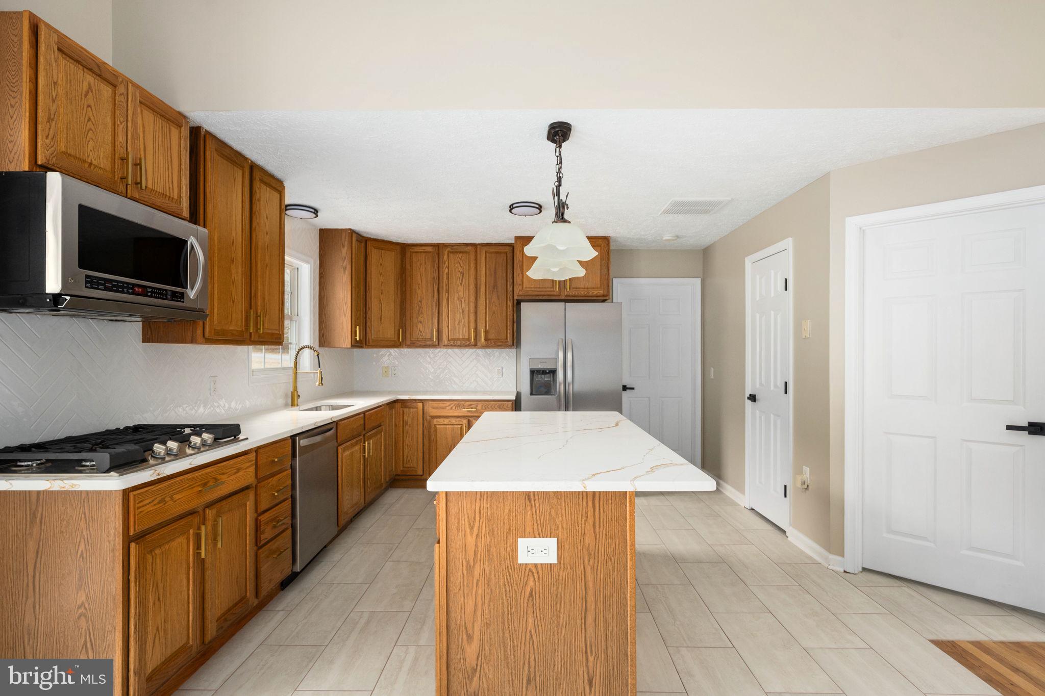 24394 EDDIES WALK WAY