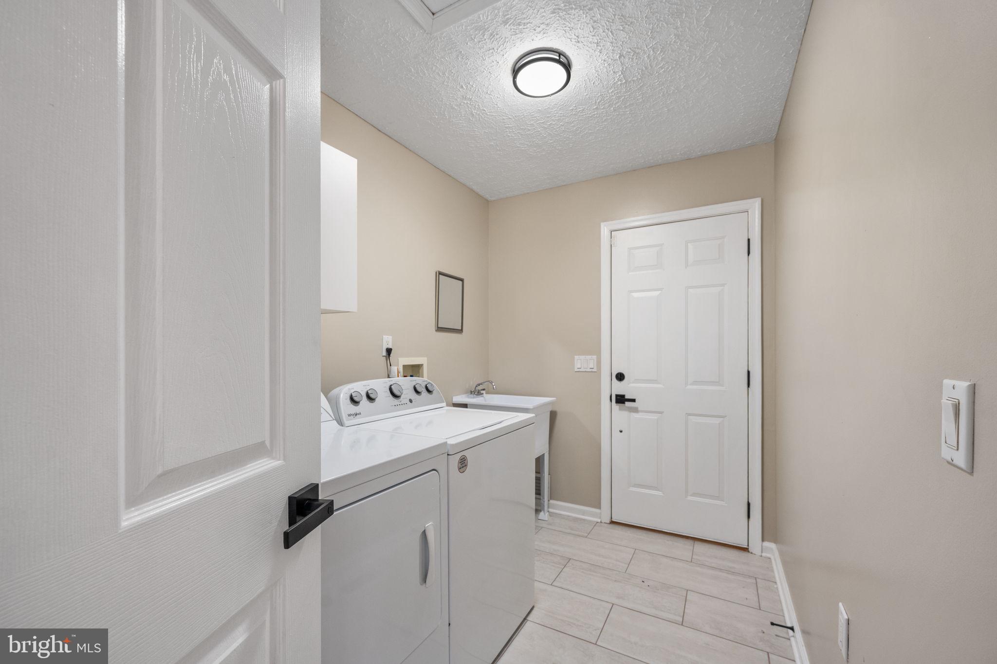 24394 EDDIES WALK WAY